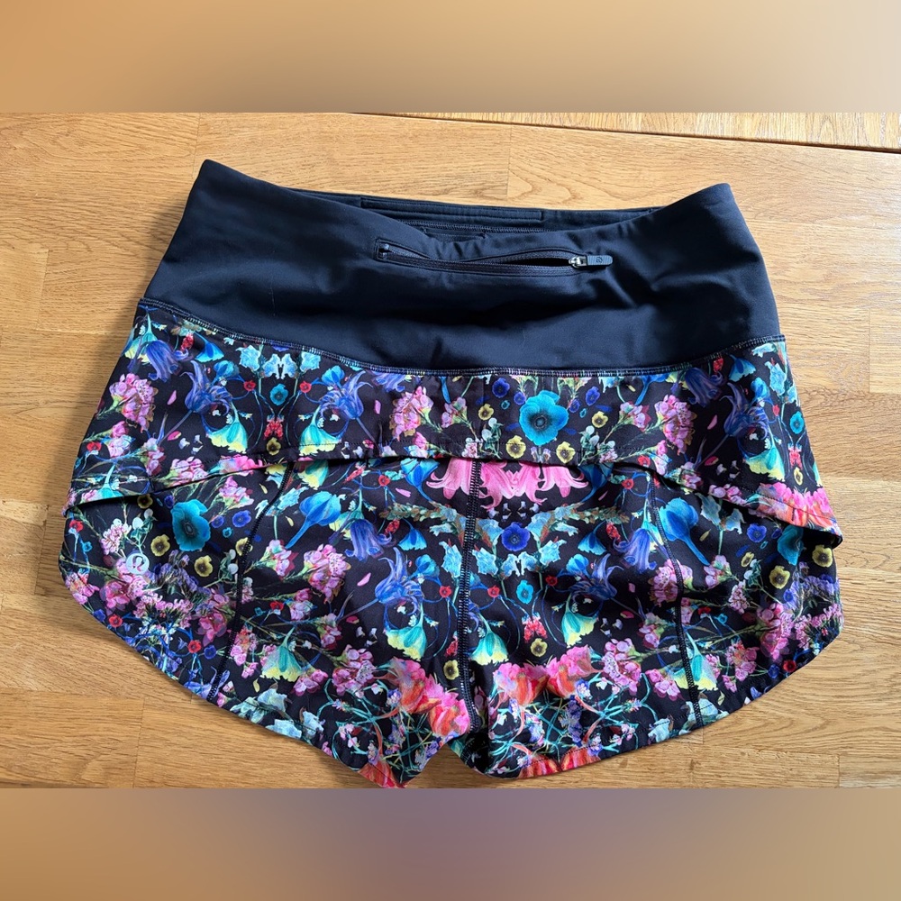 Lululemon Speed Up Sz 6 High-Rise Short 2.5" Flowerscope Black Multi Black EUC! - Picture 2 of 4